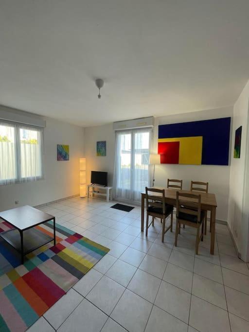 Maisonette Parking Prive Gratuit Doué-la-Fontaine Εξωτερικό φωτογραφία